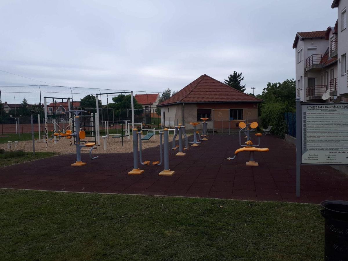 Gabrielle Apartman Hajdúszoboszló Екстериор снимка